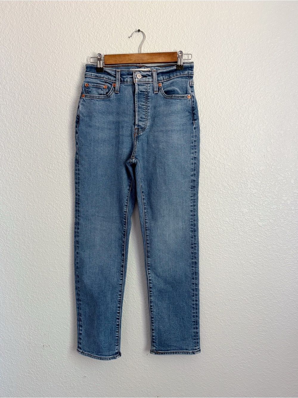 Levi’s Wedgie Straight Button Fly Jeans Size 27